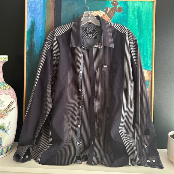Point Zero Men's Black and Gray Striped Shirt L Semi Fit Y2K - Picture 2 of 16